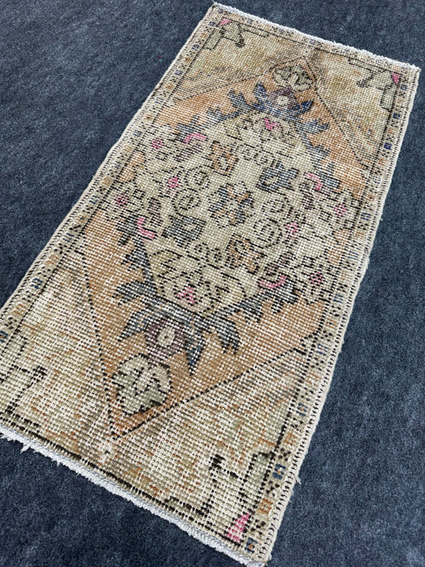 Turkish Yastik Rug 1'8" x 3'1" #24170