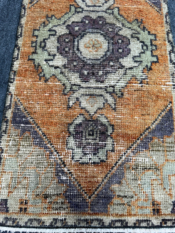 Turkish Yastik Rug 1'5" x 2'9" #24168