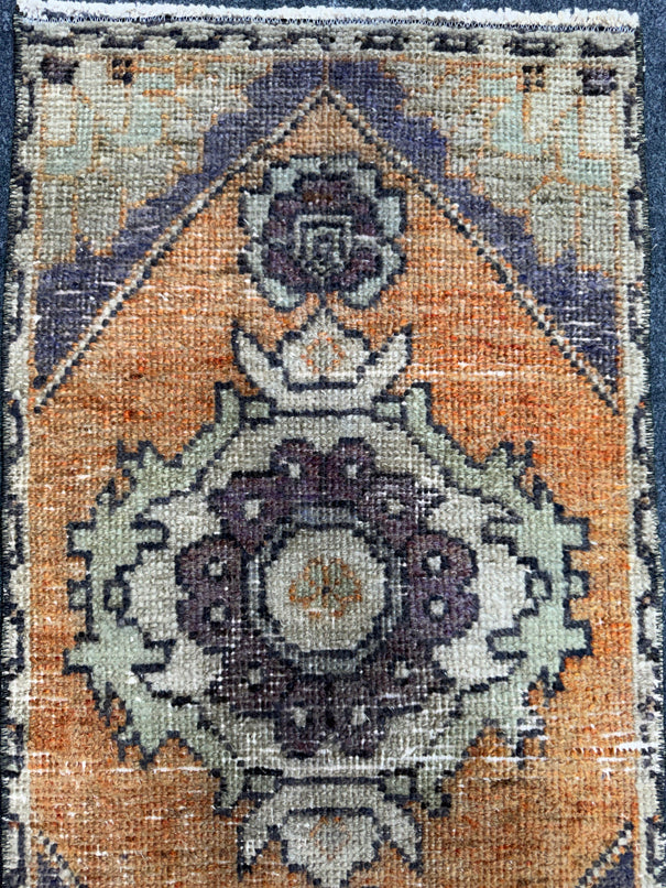 Turkish Yastik Rug 1'5" x 2'9" #24168