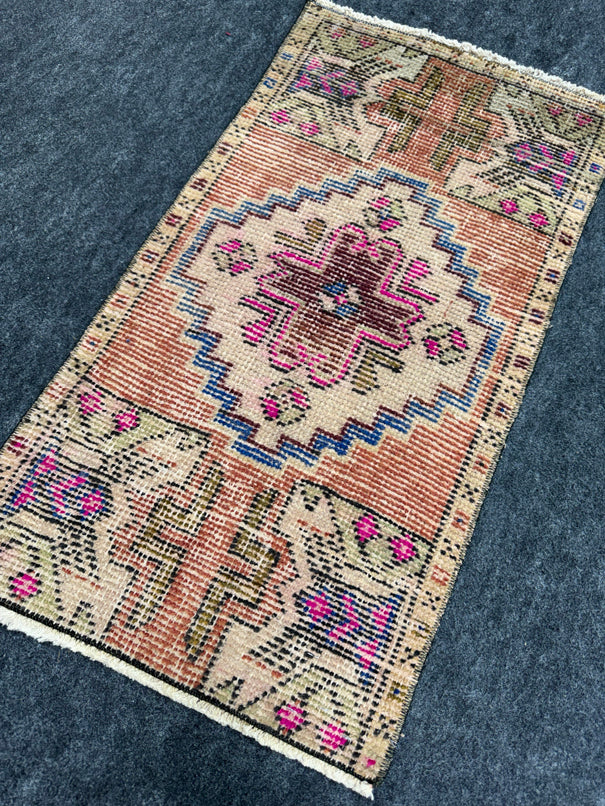 Turkish Yastik Rug 1'6" x  2'9" #24169