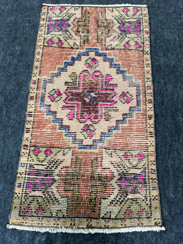 Turkish Yastik Rug 1'6" x  2'9" #24169