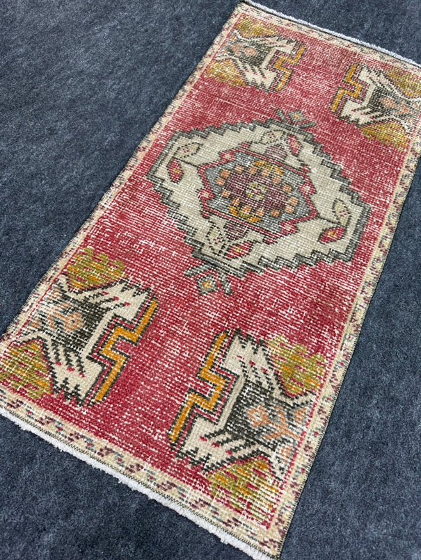 Turkish Yastik Rug 1'8" x 3'3" #24173