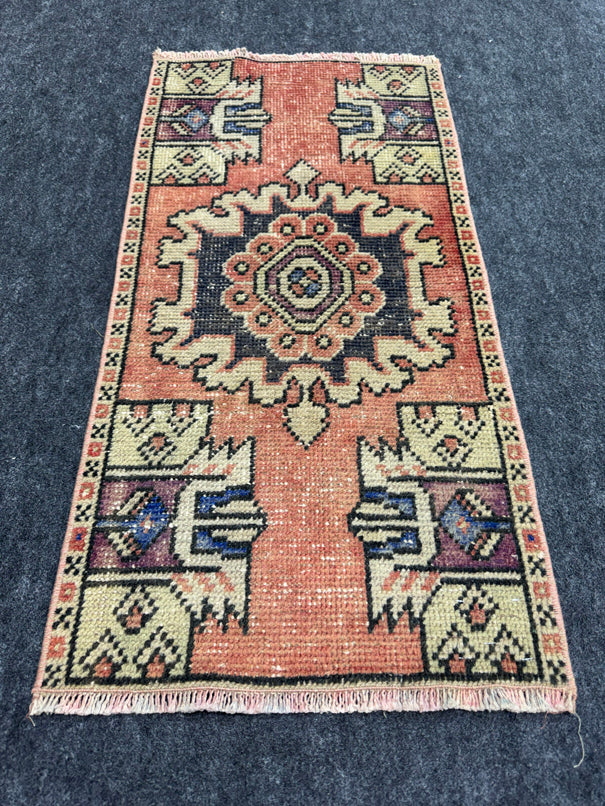 Turkish Yastik Rug 1'5" x 2'11" #24165