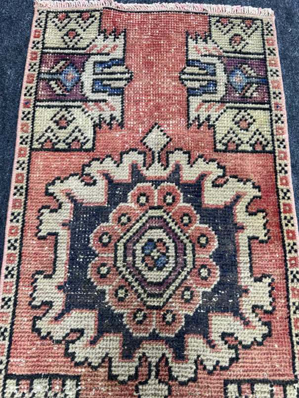 Turkish Yastik Rug 1'5" x 2'11" #24165