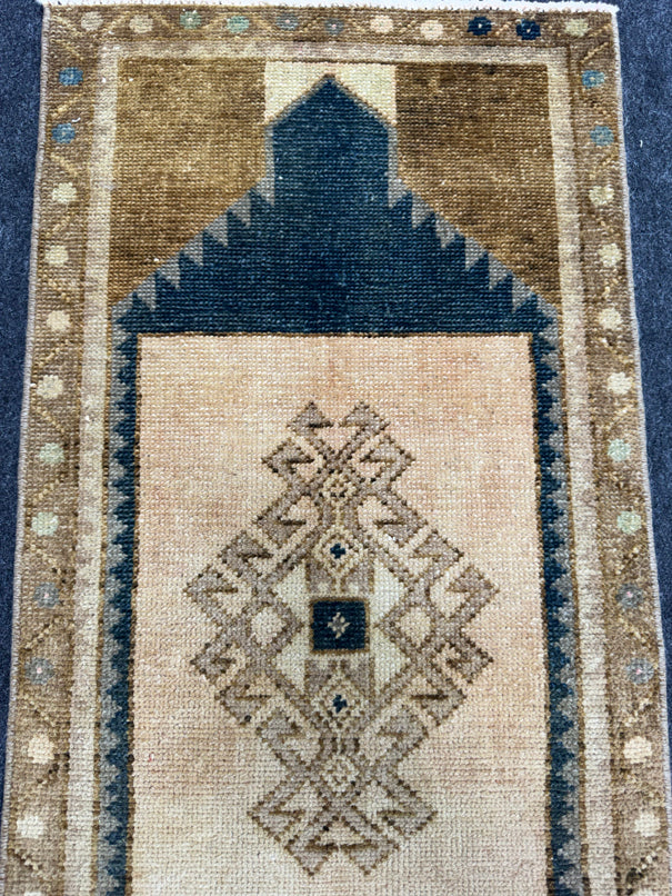Turkish Yastik Rug 1'5" x  3'2" #24166