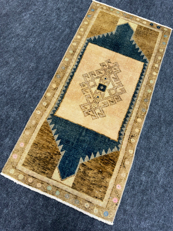 Turkish Yastik Rug 1'5" x  3'2" #24166