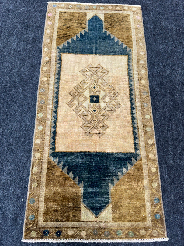 Turkish Yastik Rug 1'5" x  3'2" #24166