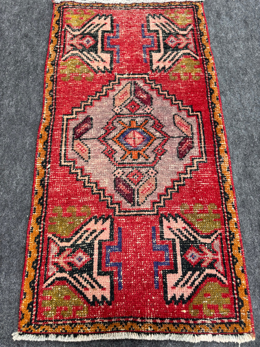 Turkish Yastik Rug 1'8" x 3'2" #24164
