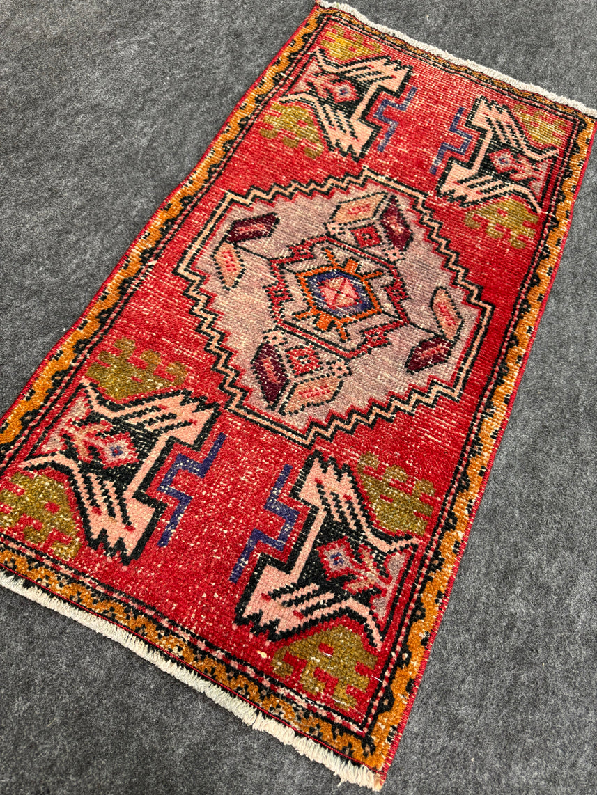 Turkish Yastik Rug 1'8" x 3'2" #24164