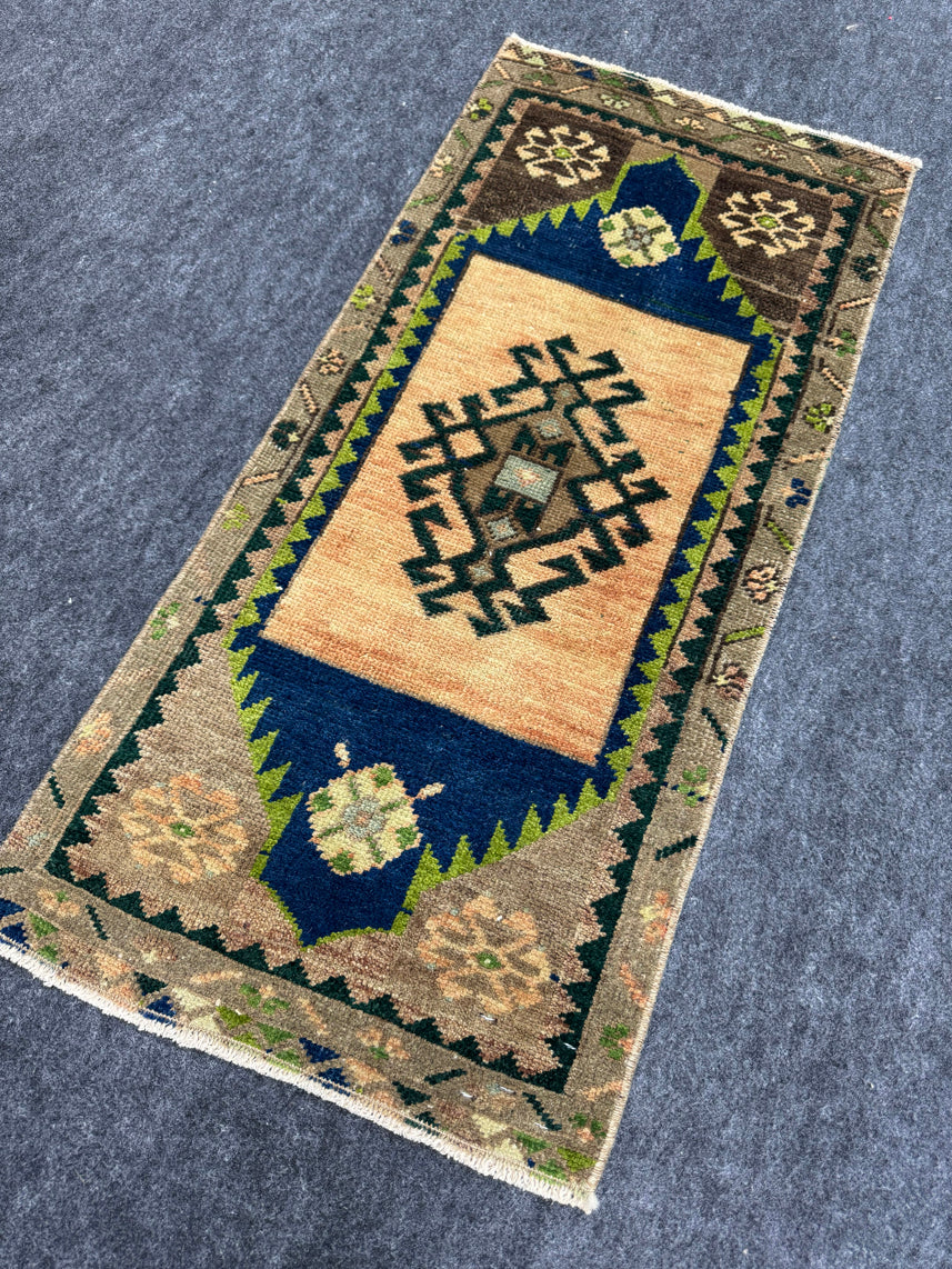 Turkish Yastik Rug 1'5" x  3'1" #24129