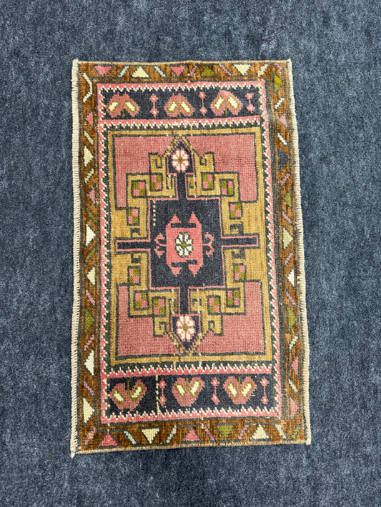Turkish Yastik Rug 1'4" x 2'4" #24135