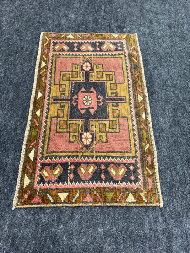 Turkish Yastik Rug 1'4" x 2'4" #24135