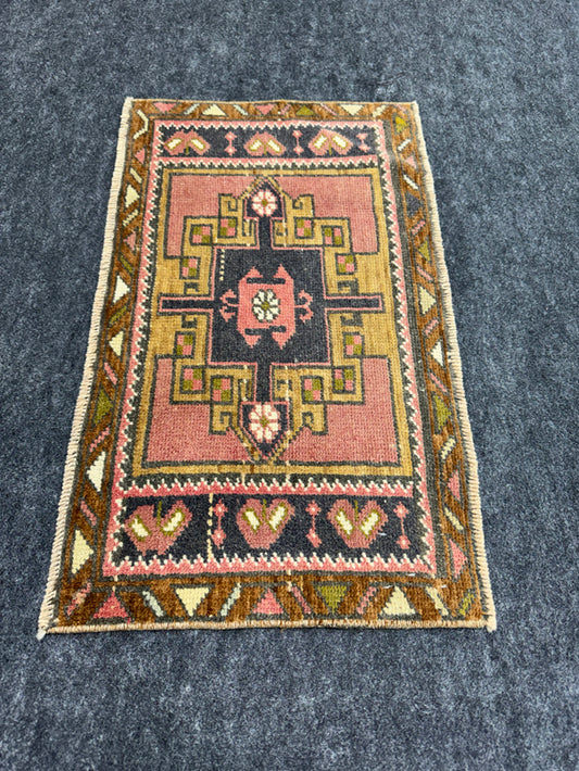 Turkish Yastik Rug 1'4" x 2'4" #24135