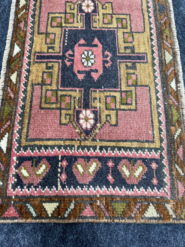 Turkish Yastik Rug 1'4" x 2'4" #24135