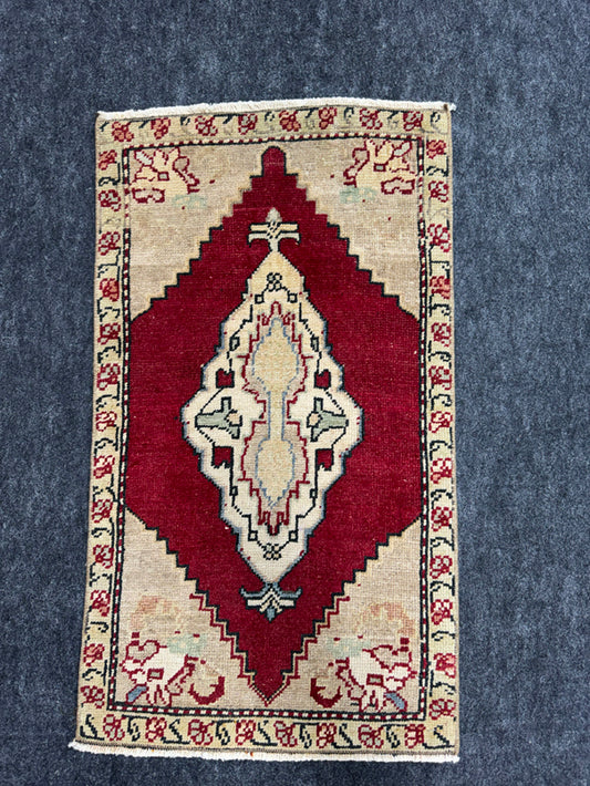 Turkish Yastik Rug 1'7" x 2'9" #24124