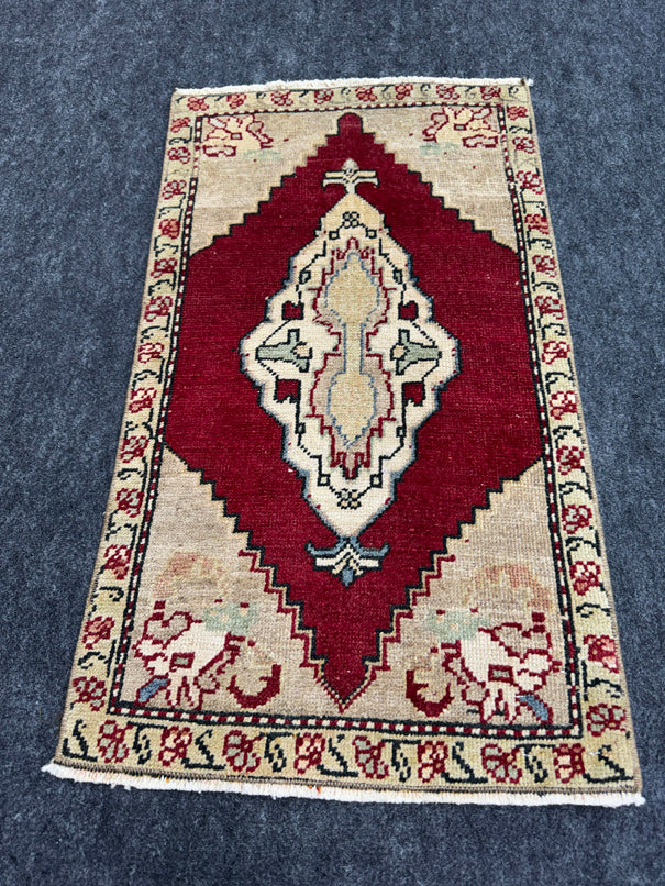 Turkish Yastik Rug 1'7" x 2'9" #24124