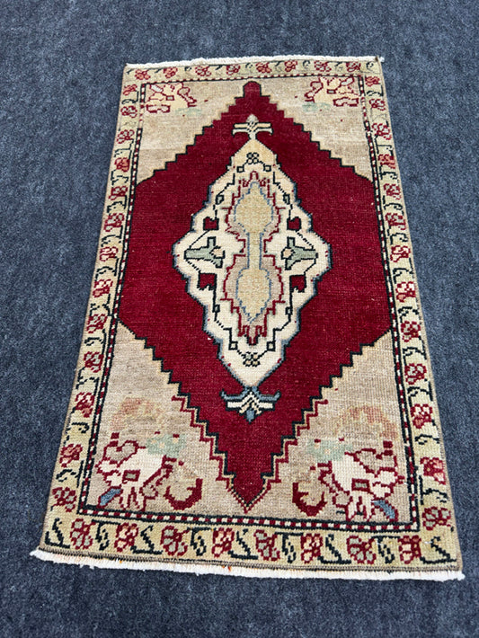 Turkish Yastik Rug 1'7" x 2'9" #24124