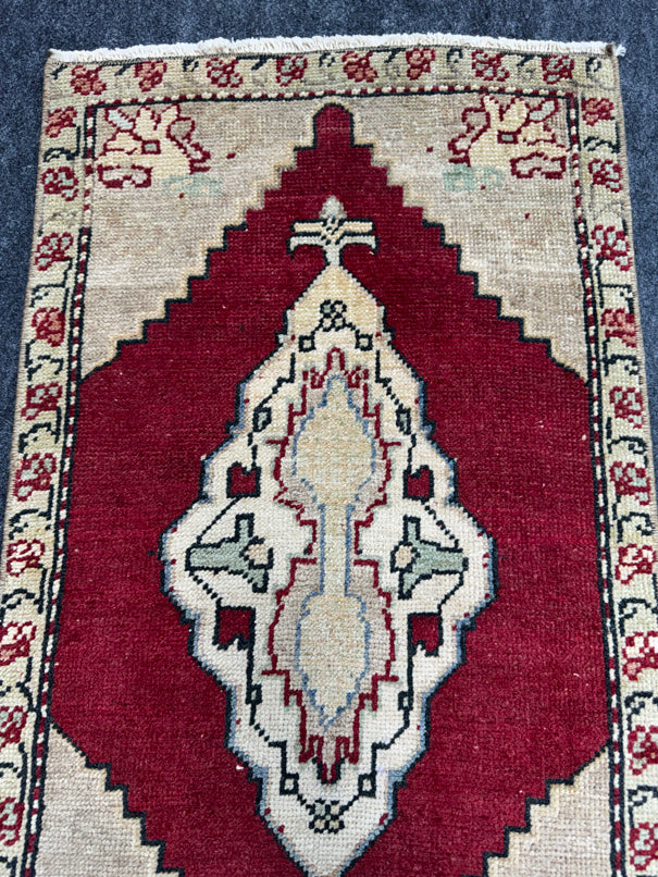 Turkish Yastik Rug 1'7" x 2'9" #24124