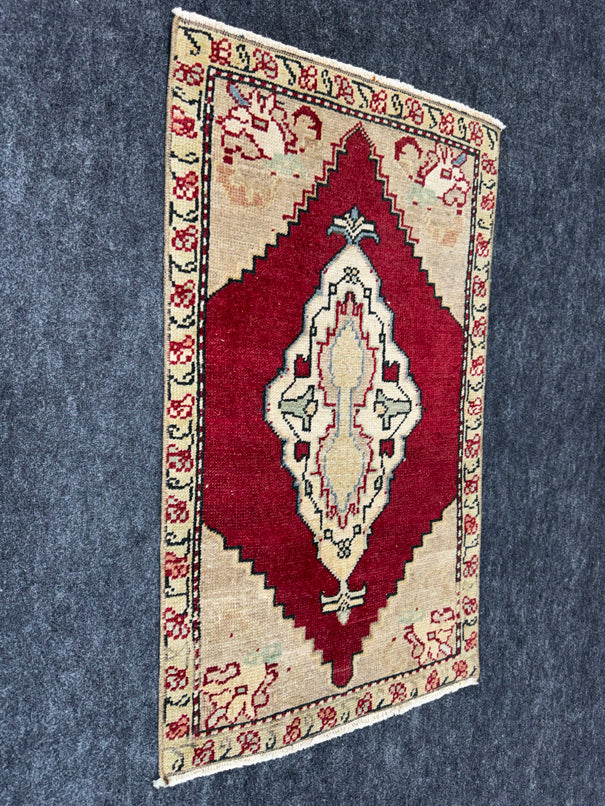 Turkish Yastik Rug 1'7" x 2'9" #24124