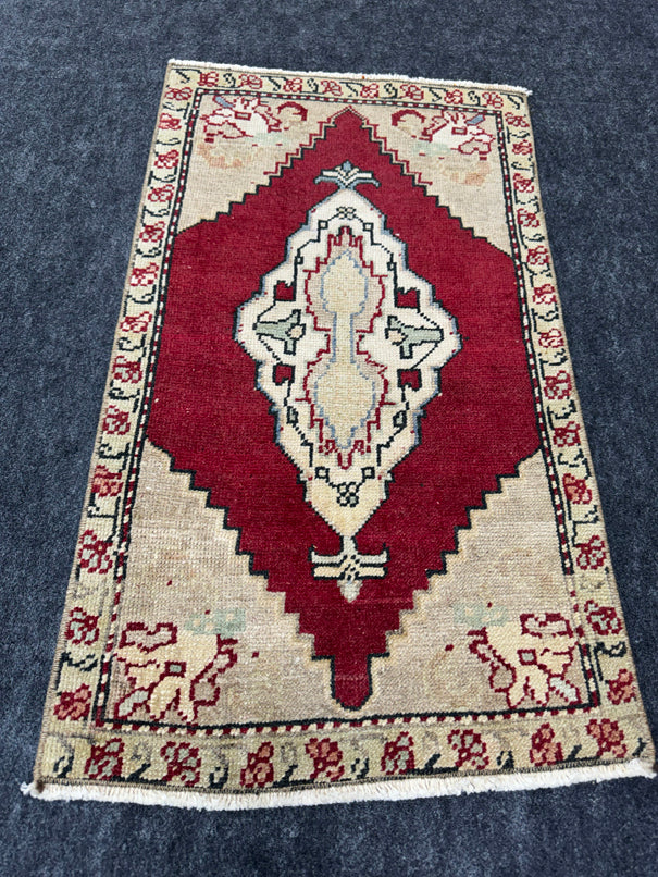 Turkish Yastik Rug 1'7" x 2'9" #24124