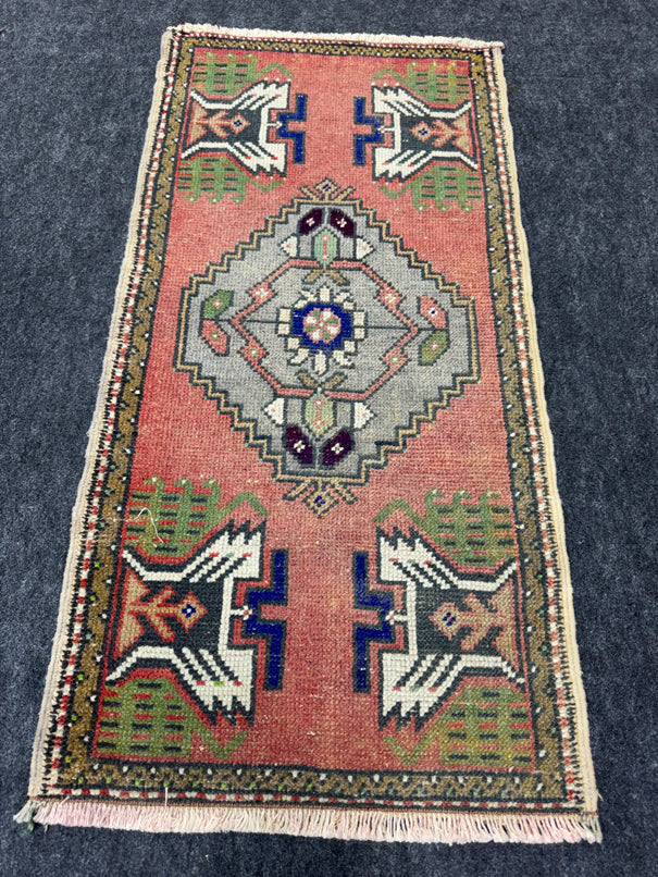 Turkish Yastik Rug  1'8" x  3'4" #24123
