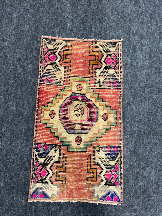 Turkish Yastik Rug  1'6" x  2'9" #24114