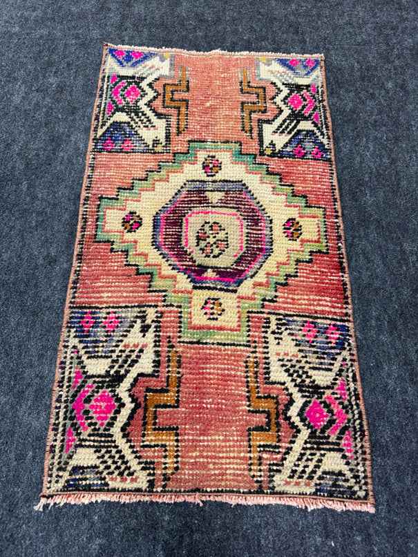 Turkish Yastik Rug  1'6" x  2'9" #24114