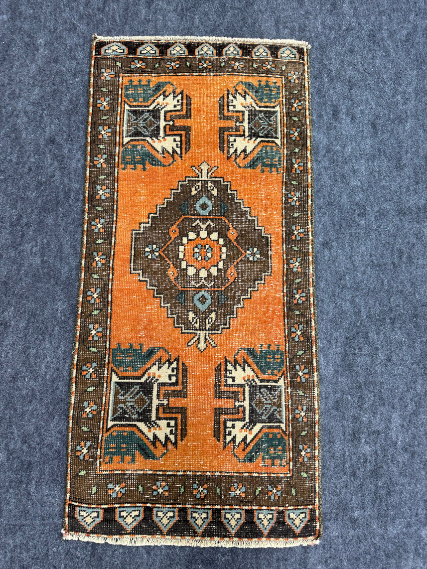 Turkish Yastik Rug 1'7" x 3'5" #24102