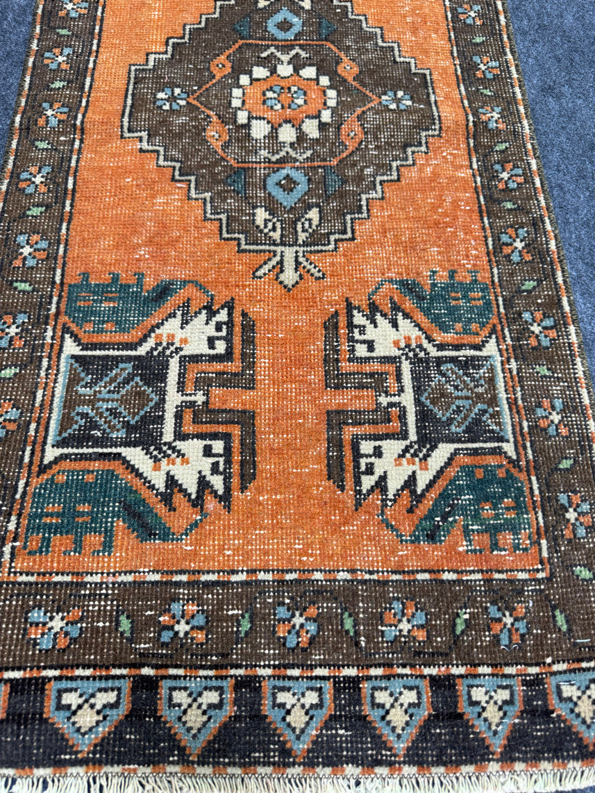 Turkish Yastik Rug 1'7" x 3'5" #24102