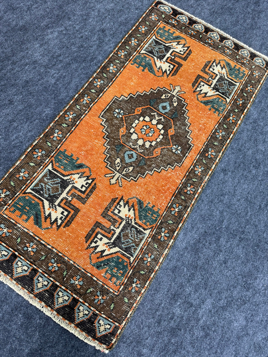 Turkish Yastik Rug 1'7" x 3'5" #24102