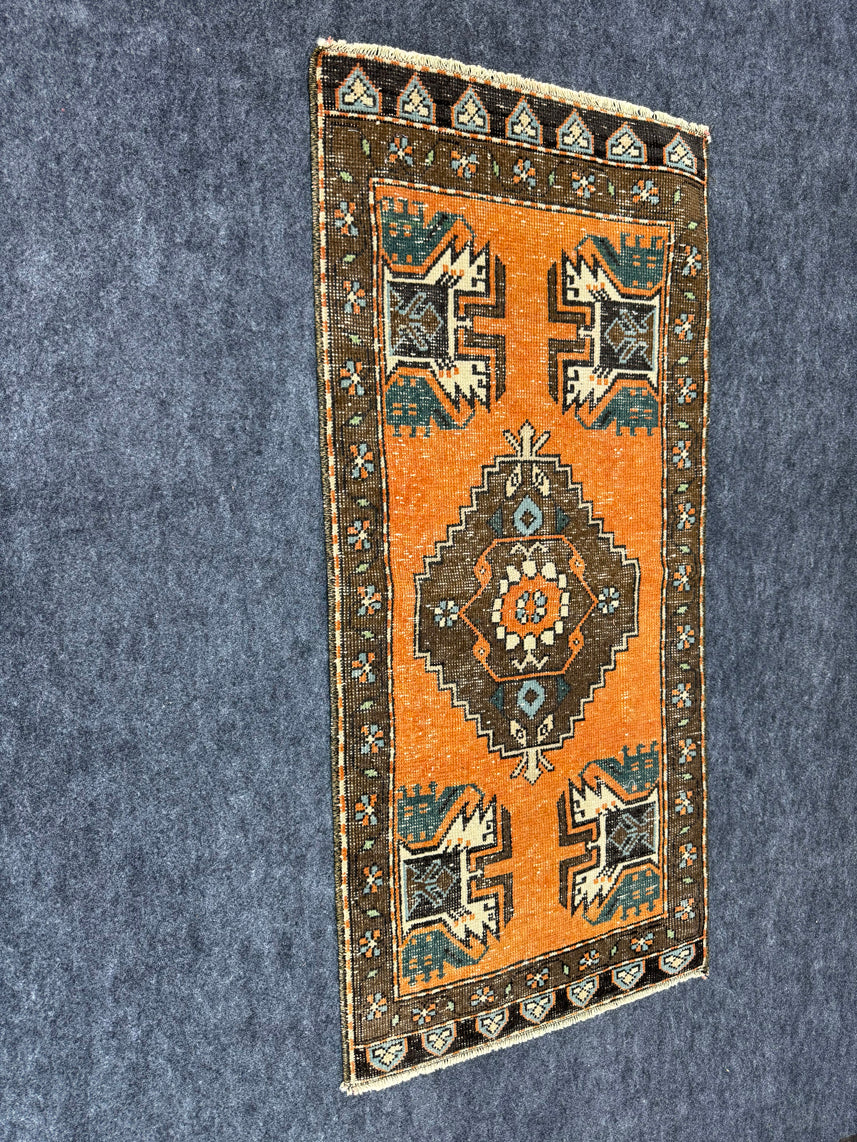 Turkish Yastik Rug 1'7" x 3'5" #24102