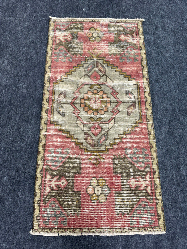 Turkish Yastik Rug  1'7" x  3'3" #24104