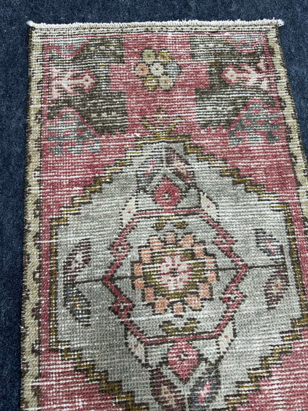 Turkish Yastik Rug  1'7" x  3'3" #24104