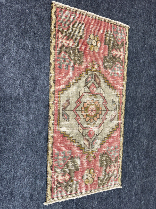 Turkish Yastik Rug  1'7" x  3'3" #24104