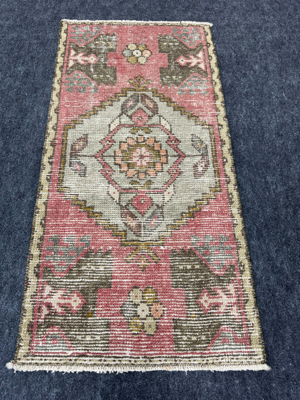 Turkish Yastik Rug  1'7" x  3'3" #24104