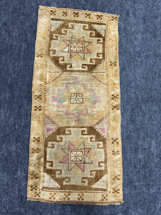 Turkish Yastik Rug 1'4" x 2'11" #24108