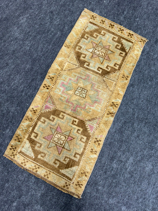 Turkish Yastik Rug 1'4" x 2'11" #24108
