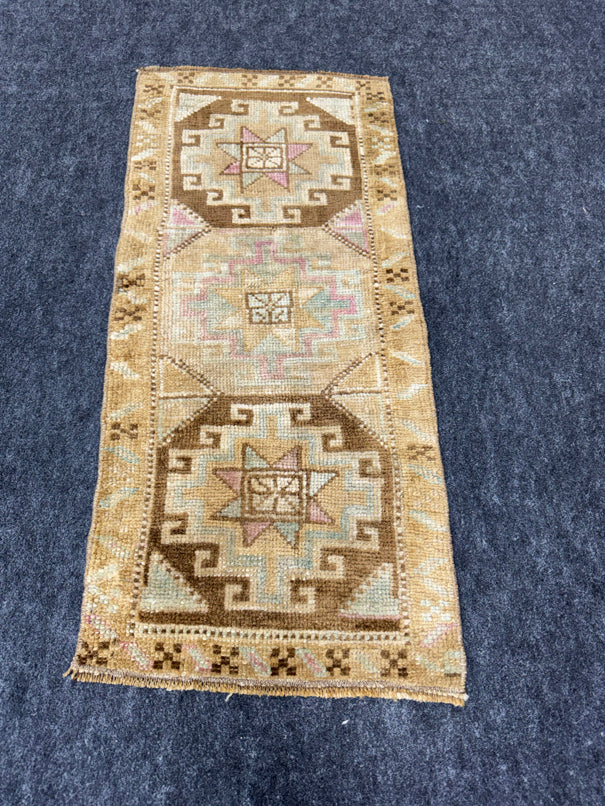 Turkish Yastik Rug 1'4" x 2'11" #24108