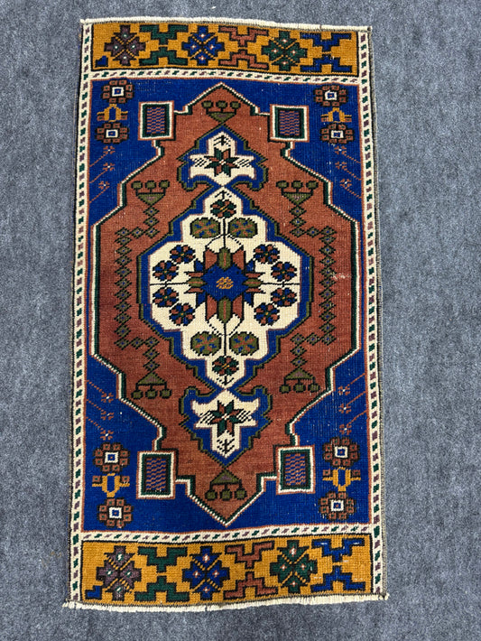 Turkish Yastik Rug 1'6" x 2'10" #24109