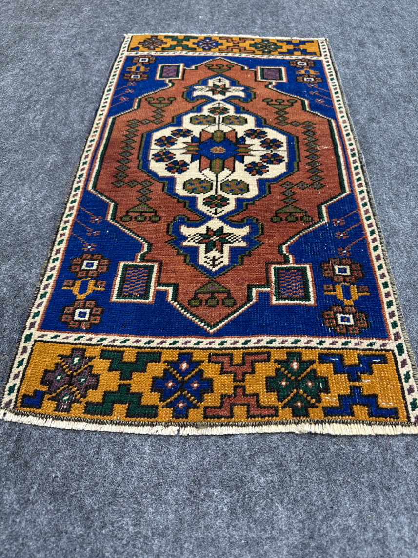 Turkish Yastik Rug 1'6" x 2'10" #24109