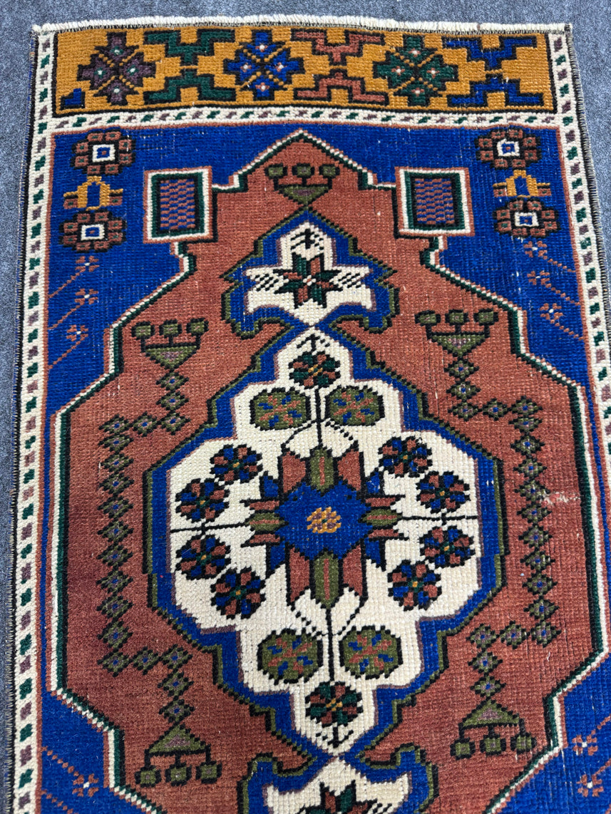 Turkish Yastik Rug 1'6" x 2'10" #24109