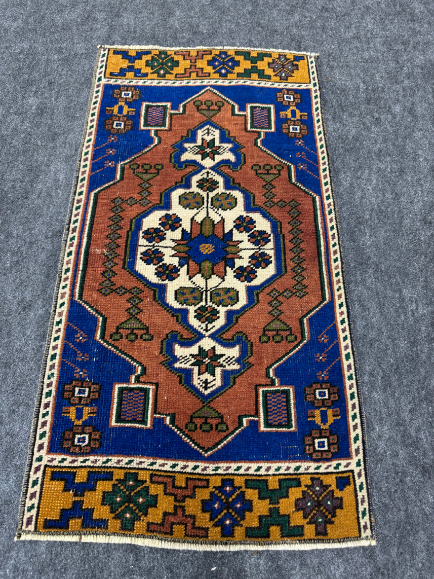 Turkish Yastik Rug 1'6" x 2'10" #24109