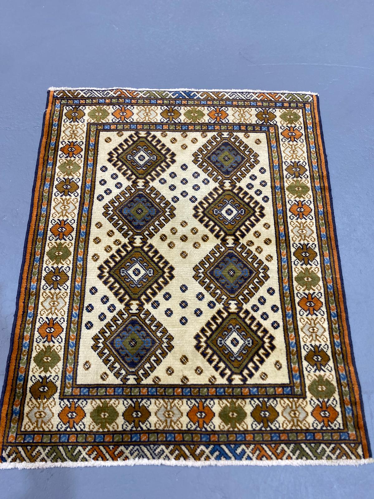 Oriental Handmade Vintage Rug 3'2" x 3'10" #21449