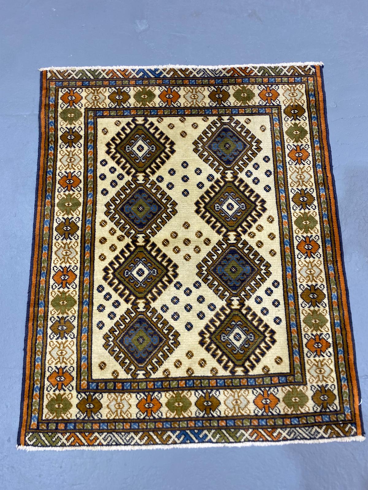 Oriental Handmade Vintage Rug 3'2" x 3'10" #21449