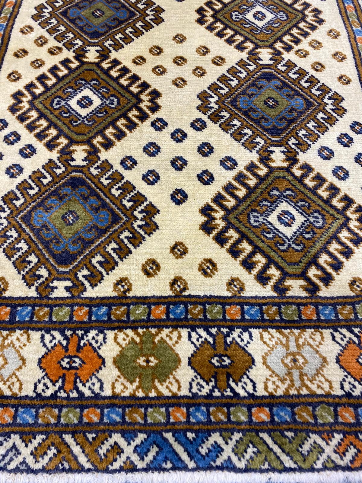 Oriental Handmade Vintage Rug 3'2" x 3'10" #21449