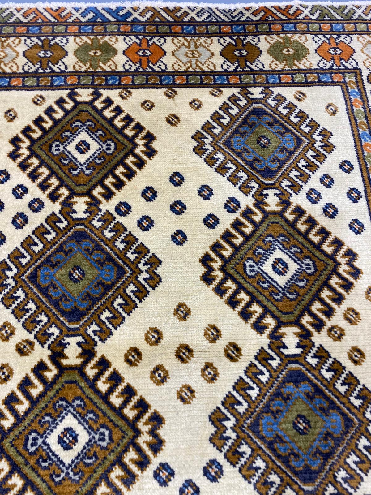 Oriental Handmade Vintage Rug 3'2" x 3'10" #21449