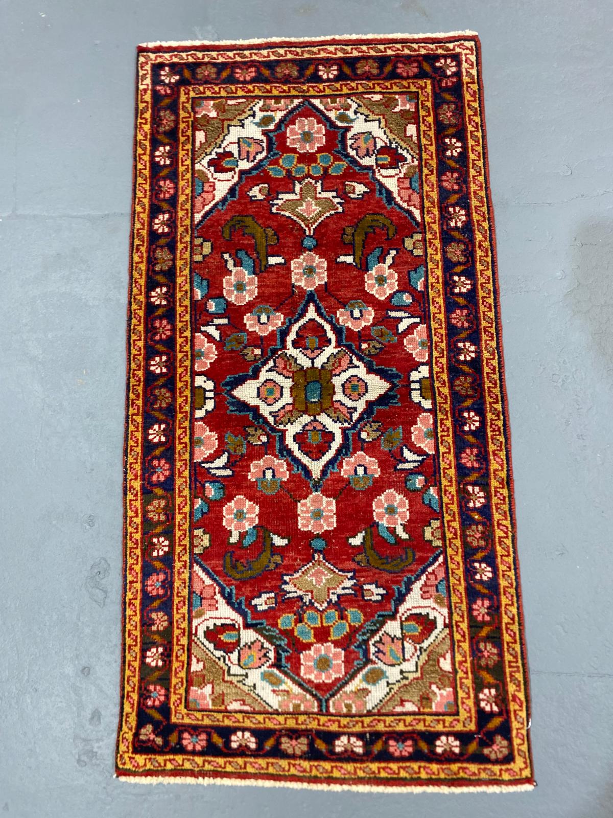 Oriental Handmade Vintage Rug  2'2" x 4'2" #21444
