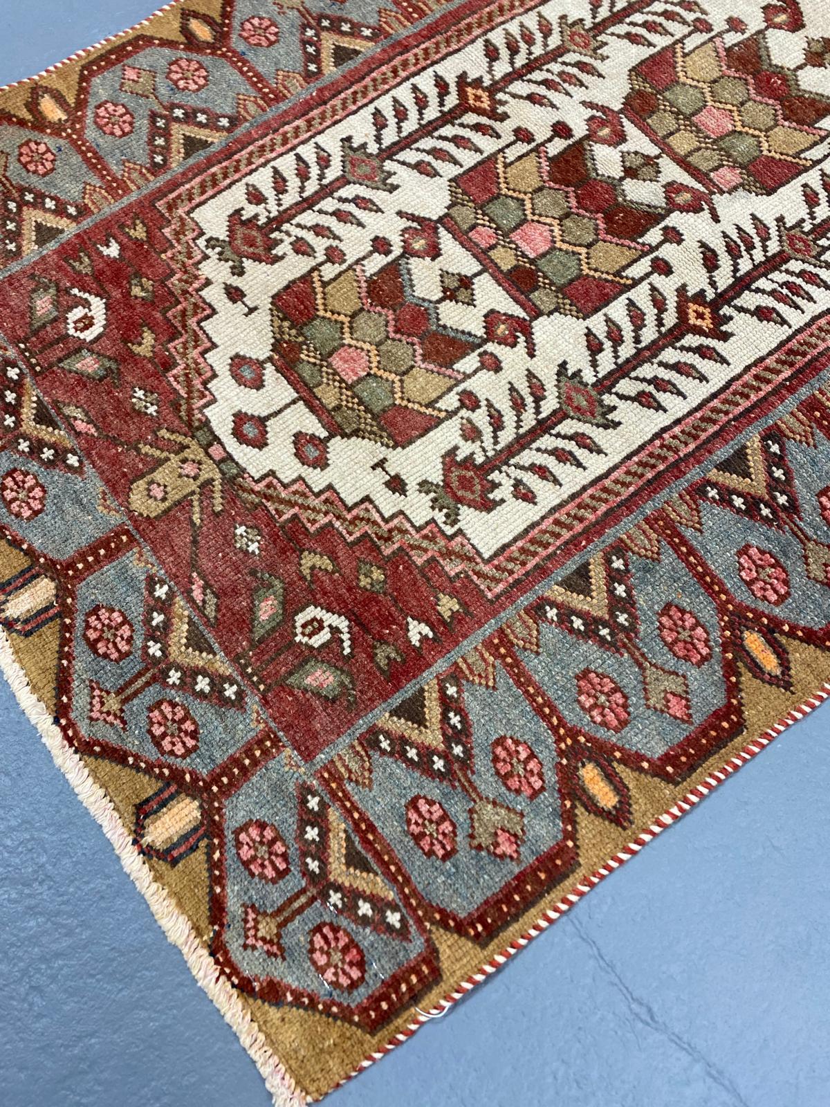 Oriental Handmade Vintage Rug 2'8" x 3'11" #21441