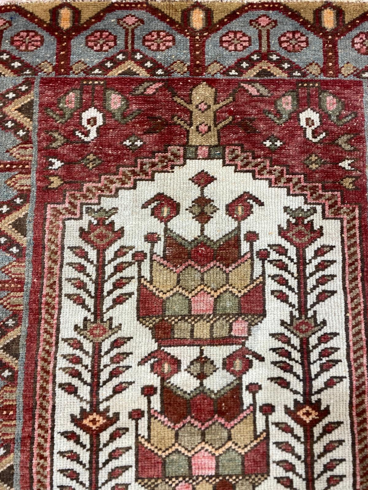 Oriental Handmade Vintage Rug 2'8" x 3'11" #21441