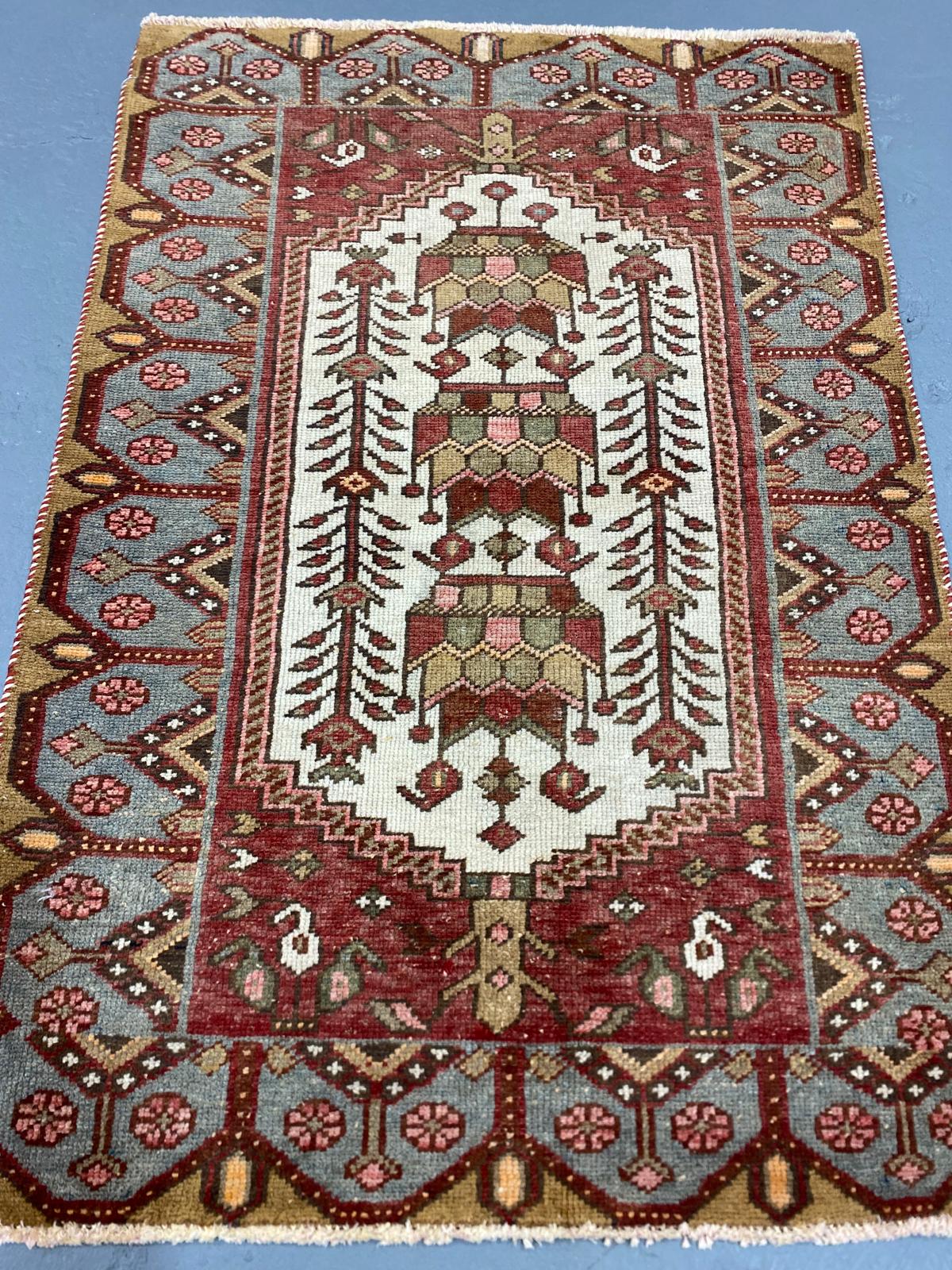 Oriental Handmade Vintage Rug 2'8" x 3'11" #21441